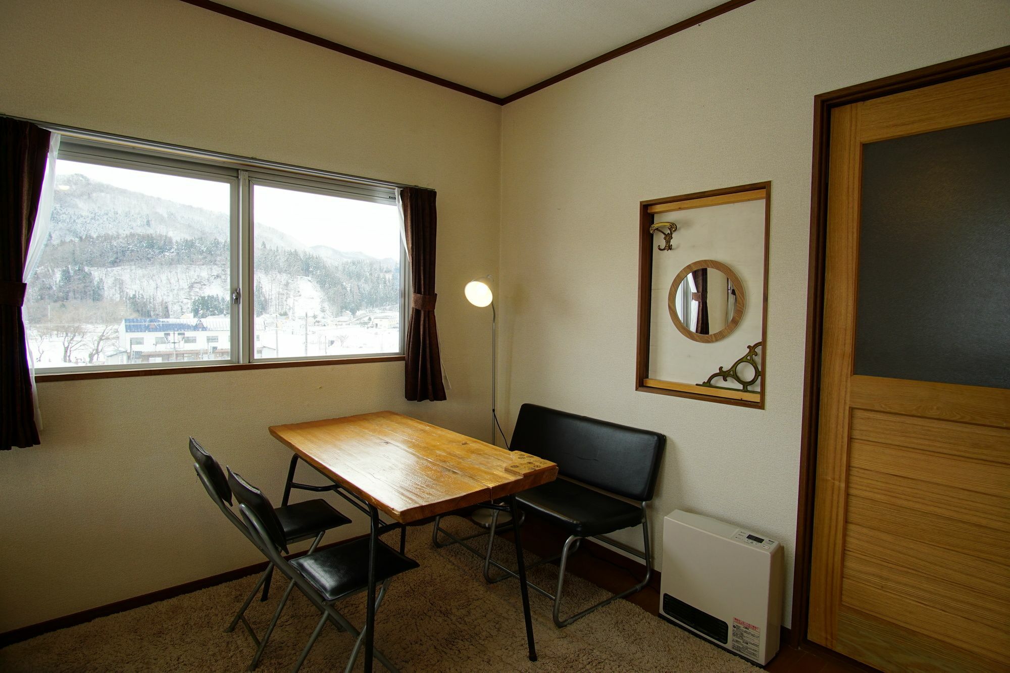 Hakuba Station Guesthouse En Exterior photo